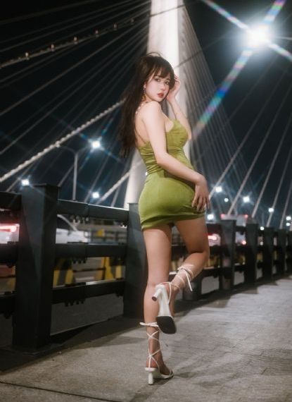 sm痴女系列捆虐搏击玫瑰_BD免费观看视频